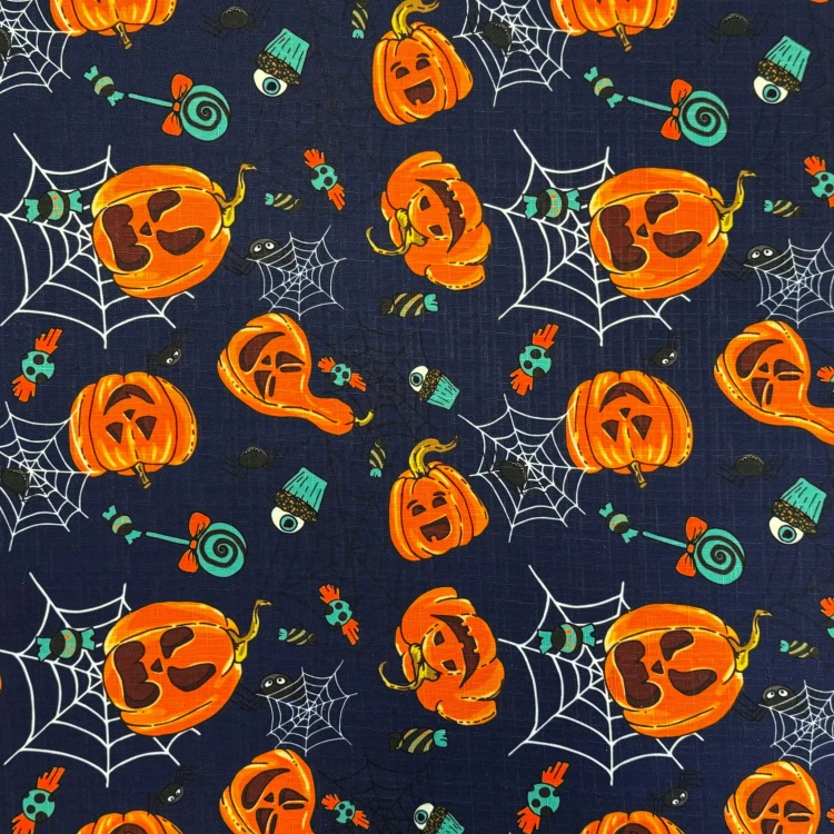 obrus halloween 10 dynie pająki cukierki.jpg